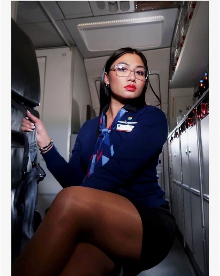 Stewardesses Claire Castel