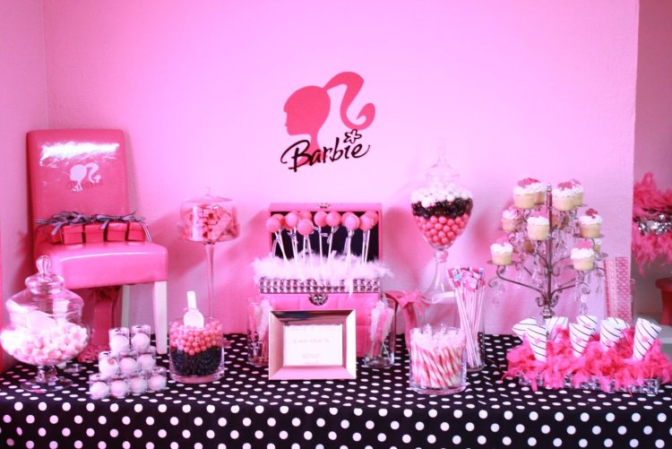 Candy bar in Barbie's Birthday