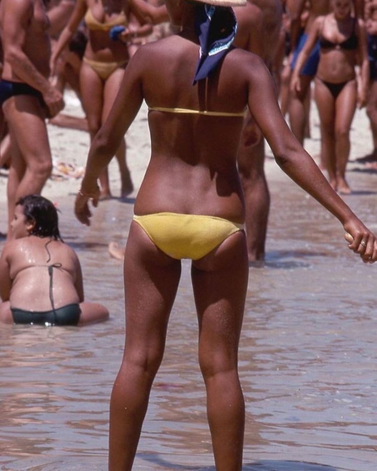 Kopakabana beach rio de janeiro girls
