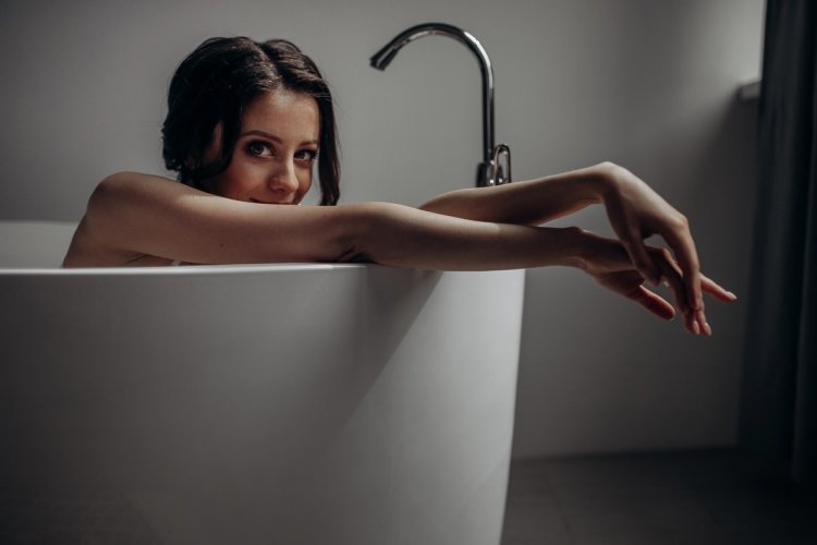 Zarina UZ actress sexy