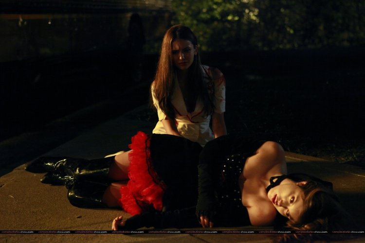 Vampire diaries (2009) - Fragment (season 1, episode 19)