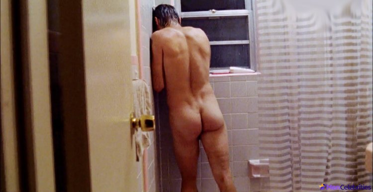 Naked Jeremy Renner without panties