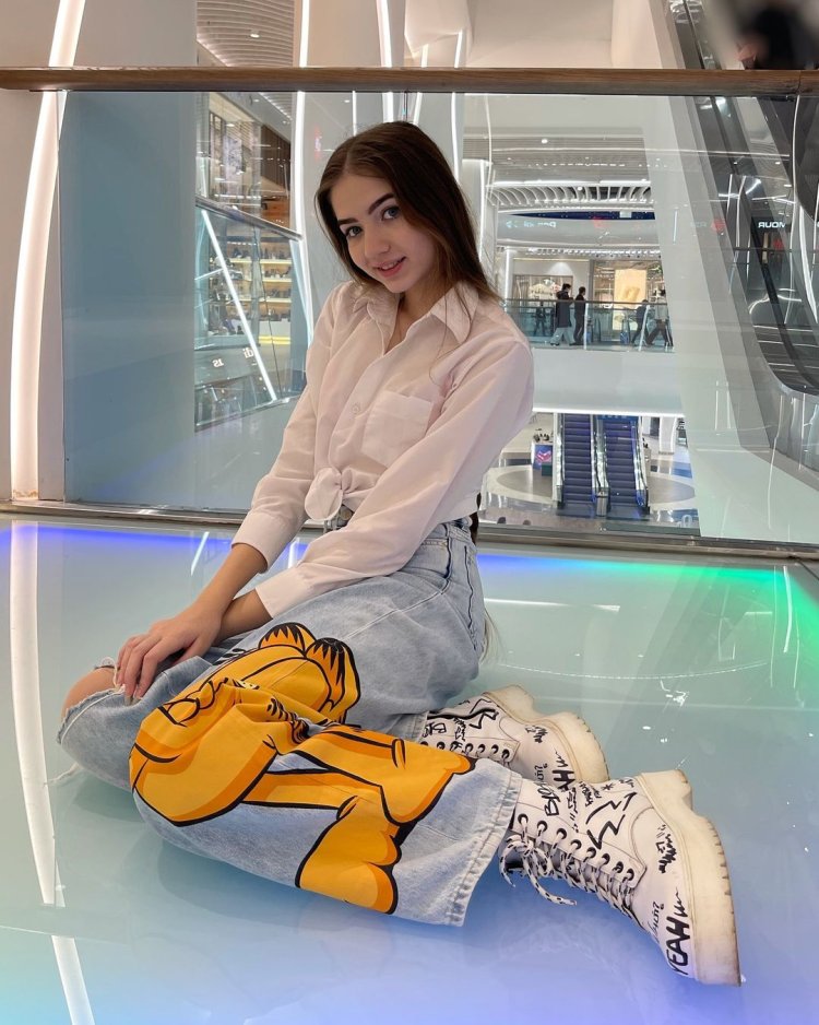 DANA TARANOVA Instagram