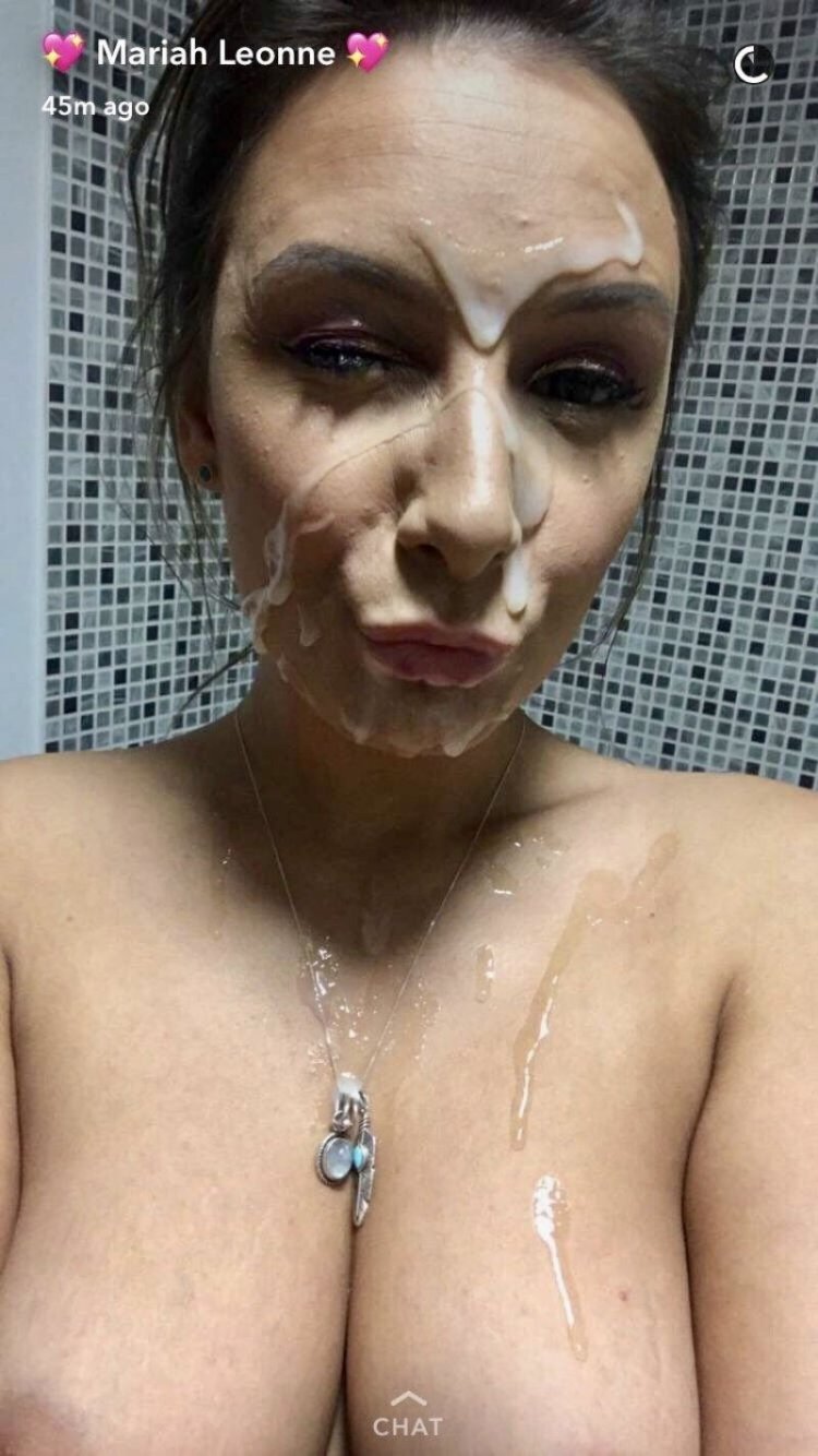 Mariah Leonne Selfie