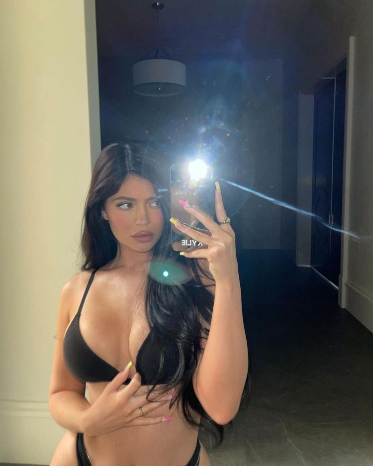 Kylie Jenner chest 2021