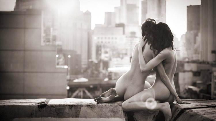 Erotic nude photography in the city