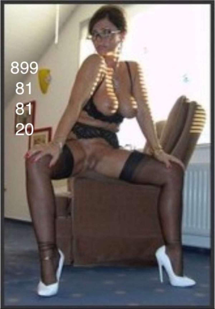 Naked lady Barbara in stockings