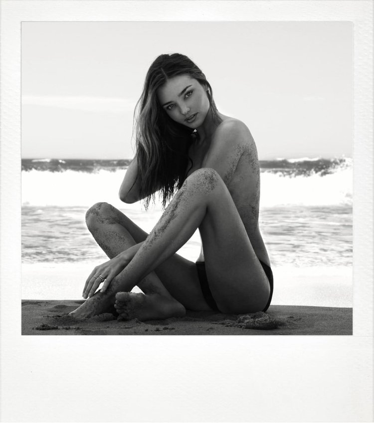 Supermodel Miranda Kerr Naked