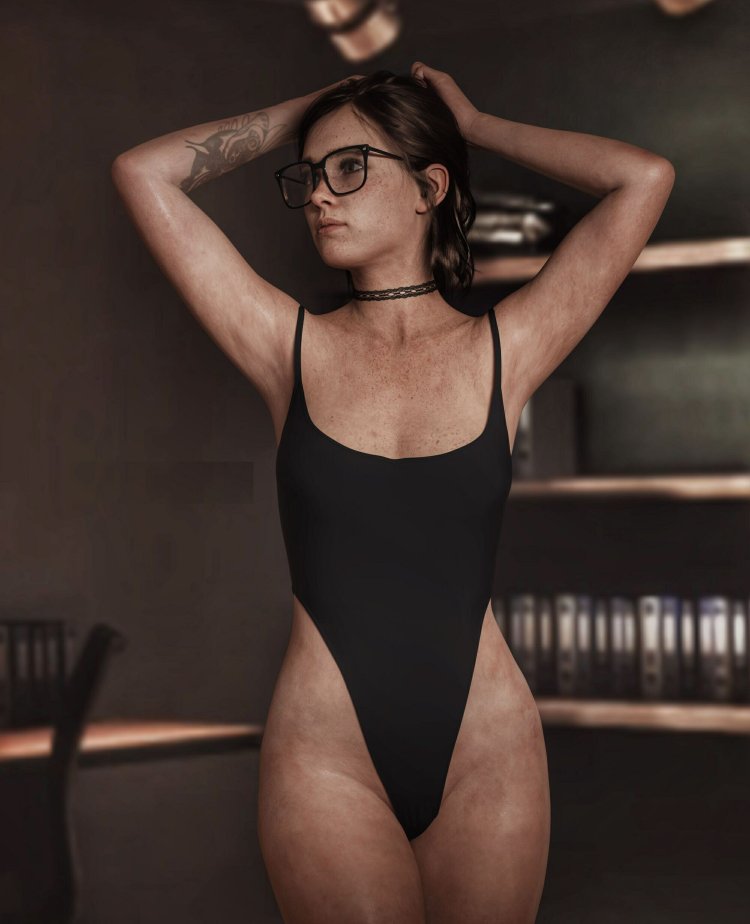 Ellie Cyber Temptation Naked