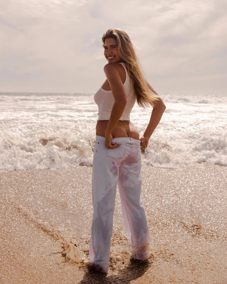 Kara del Toro on the beach