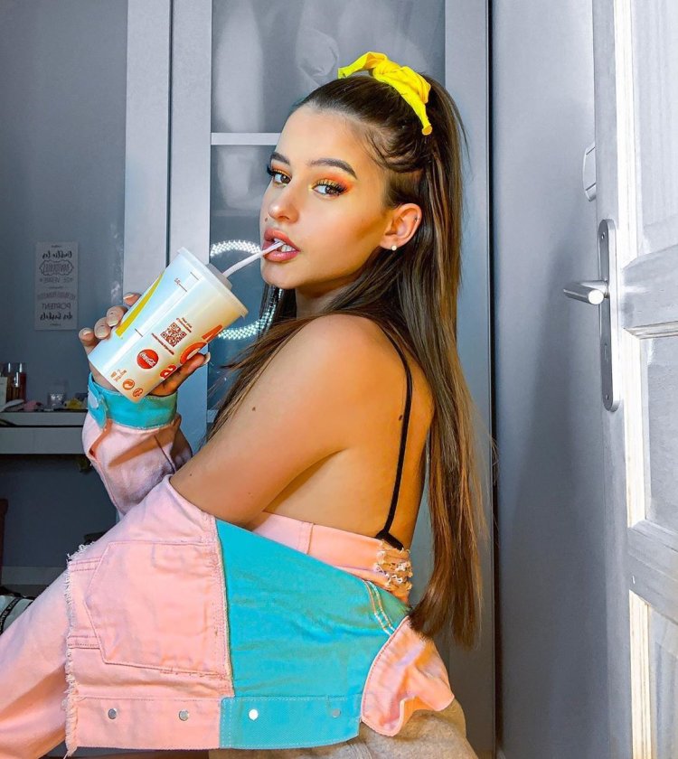 Lea Elui photo shoot