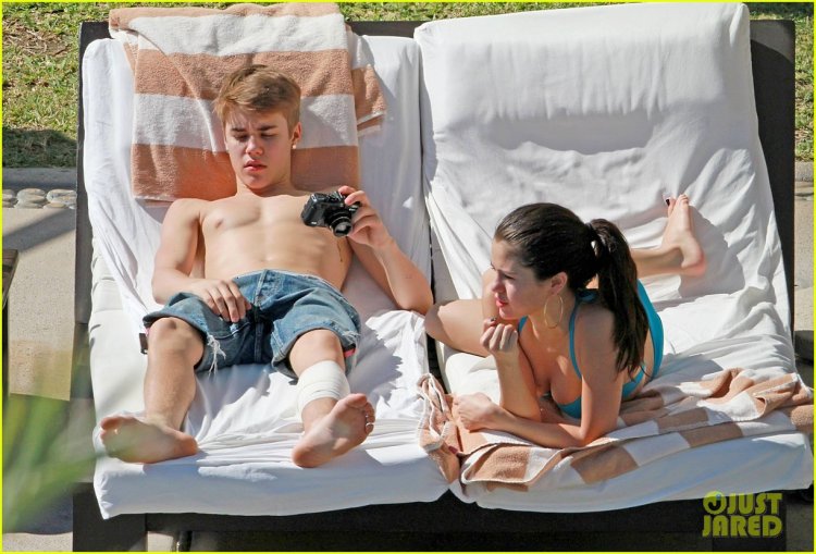 Justin Bieber and Selena Gomez on vacation