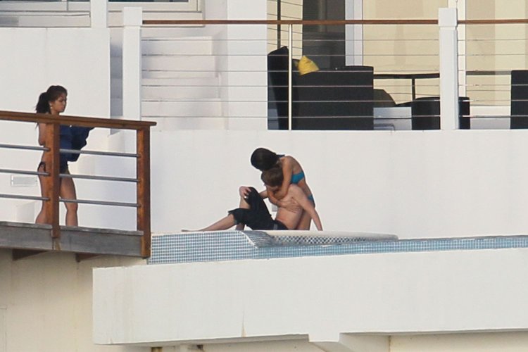 Selena Gomez and Justin Bieber in bed