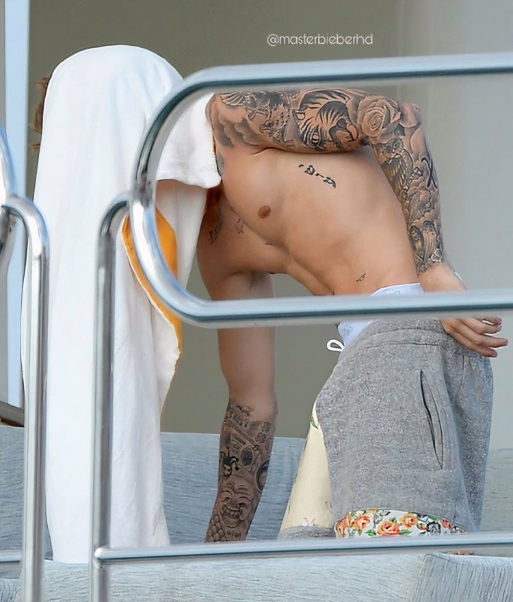 Justin Bieber Naked 2015