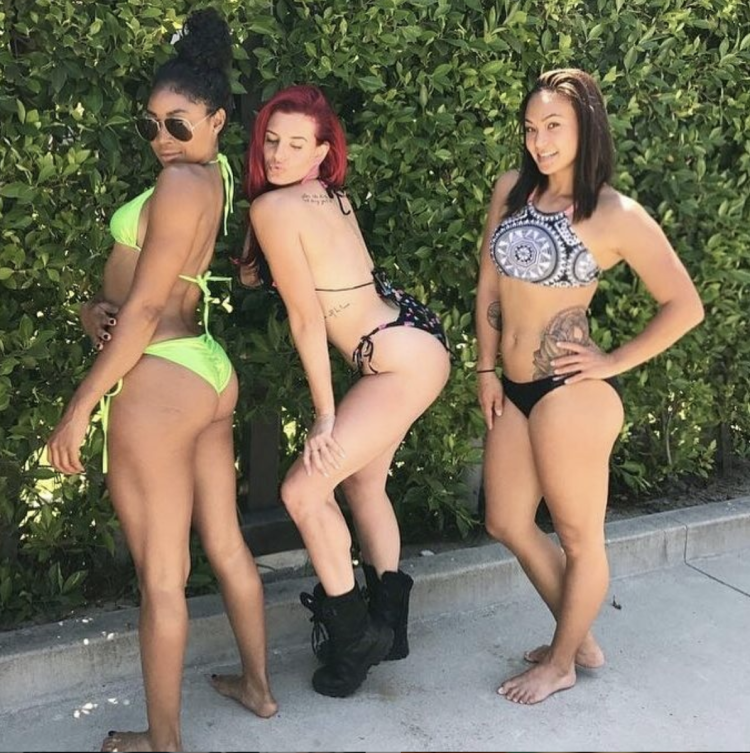 Naked Michelle Valentine