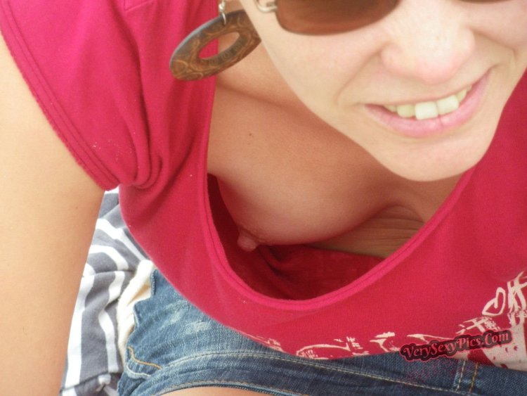 The girl lit her chest