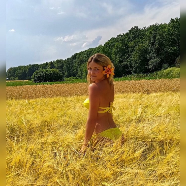 Alexandra Romanova Nude