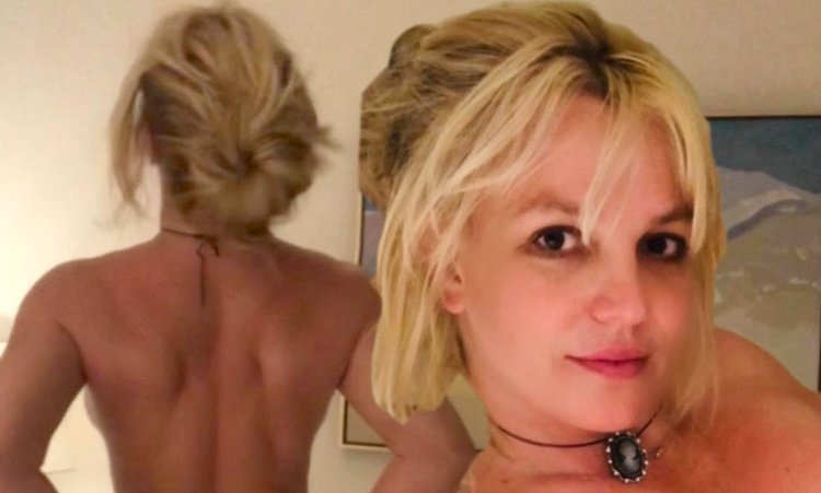 Britney Spears is completely naked