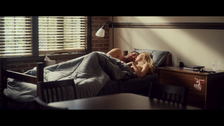 Grace van Pelt in underwear