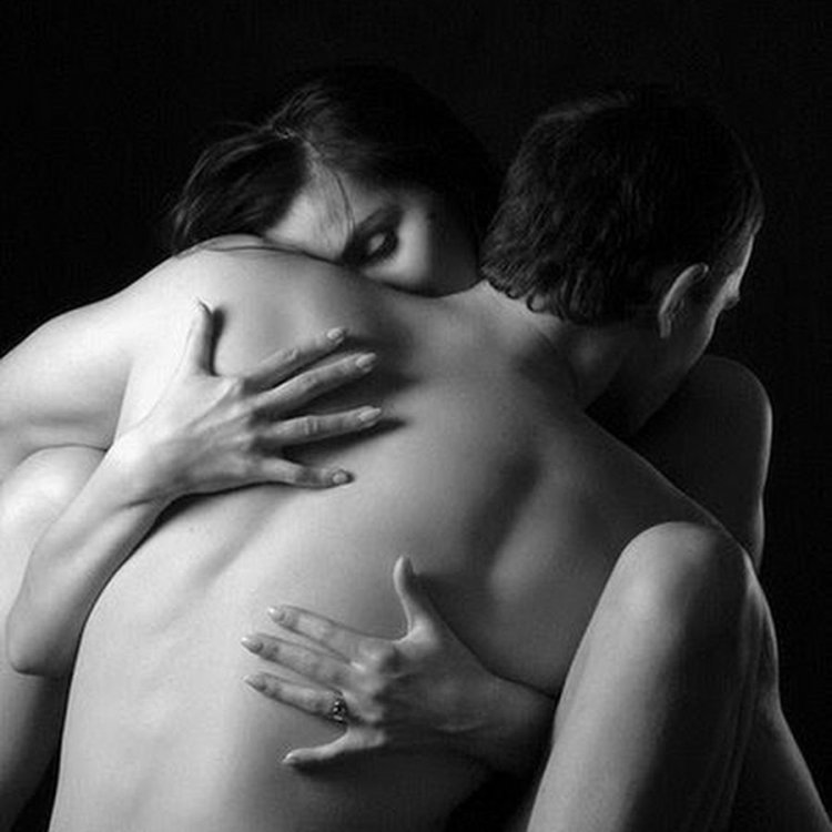 Erotic kisses and hugs