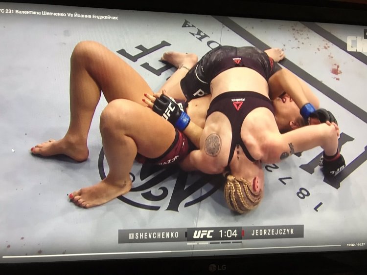 Valentina Shevchenko chest