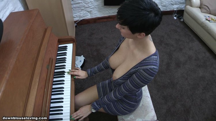Big boobs of the piano