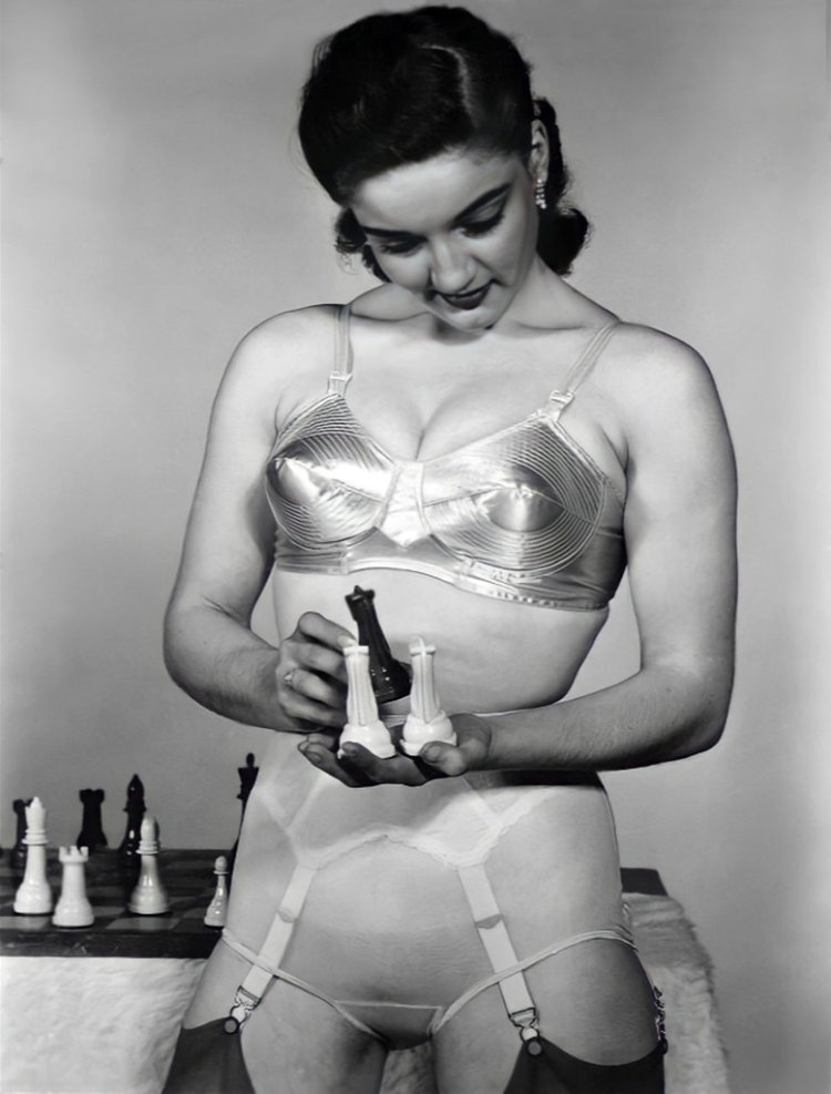 Women in the underwear of Rotro nude