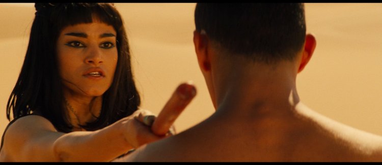 Sofia Butella mummy naked