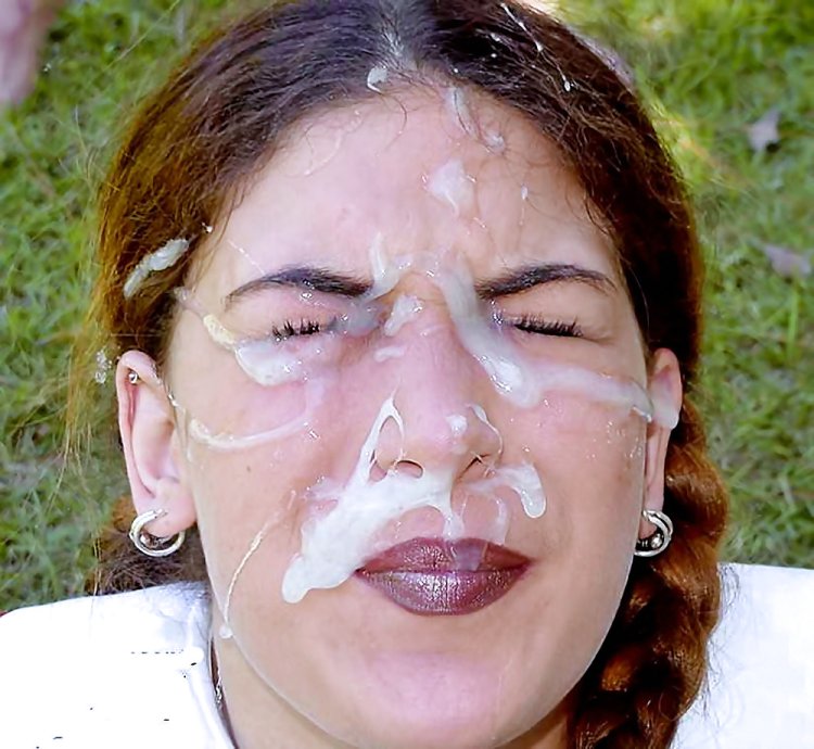 Abby Cross Kumshot on the face