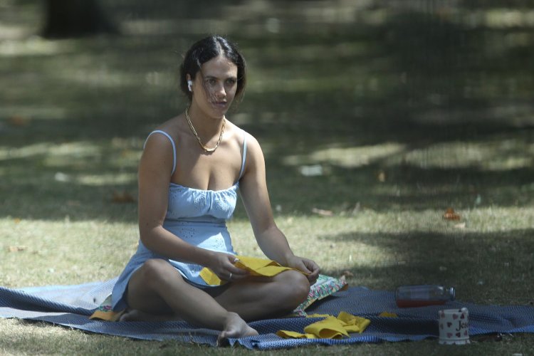 Jessica Brown Findley is naked