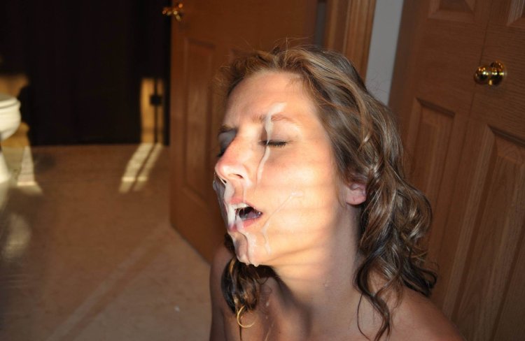Cum on the face of a housewife