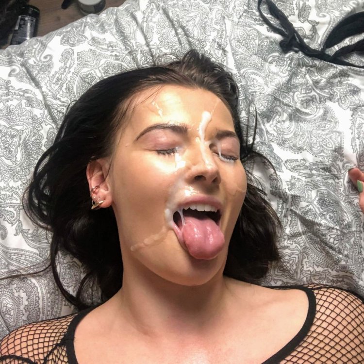 Girl with end on her face meme