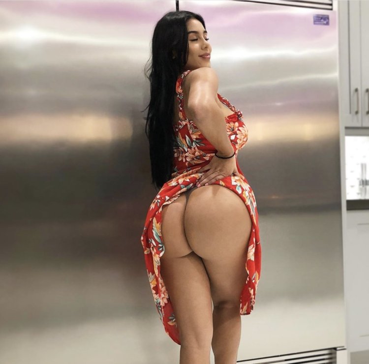 Mia Francis Naked Propes