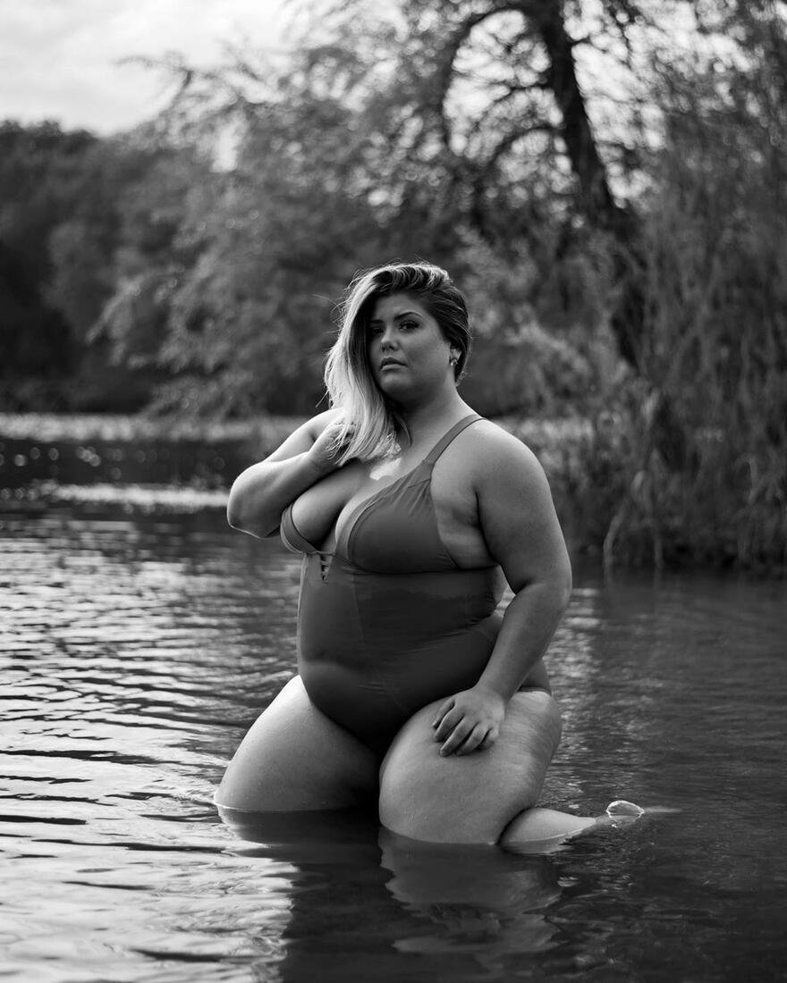 Macromastia of bbw