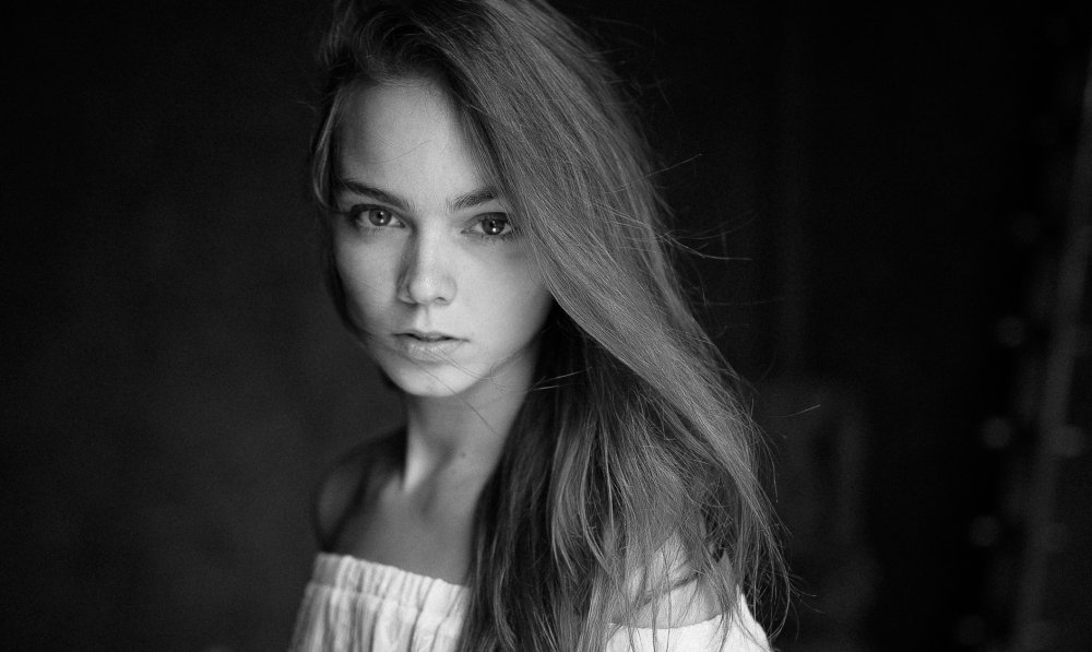 Julia Mikhalkova is hot