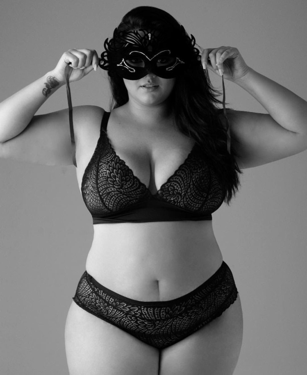 Tara linn in underwear