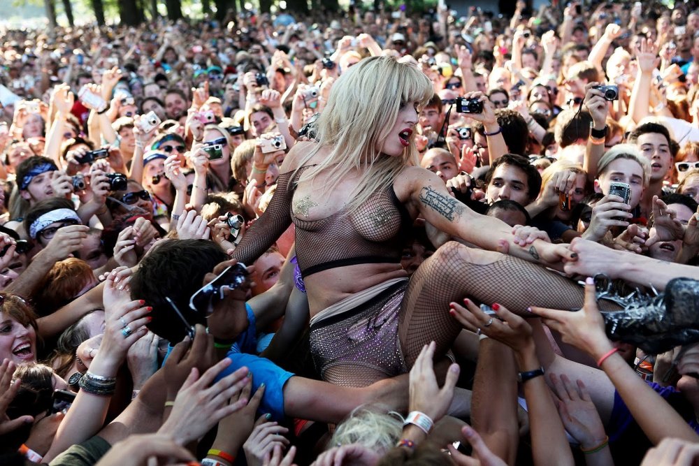 Naked boobs at the rock festival
