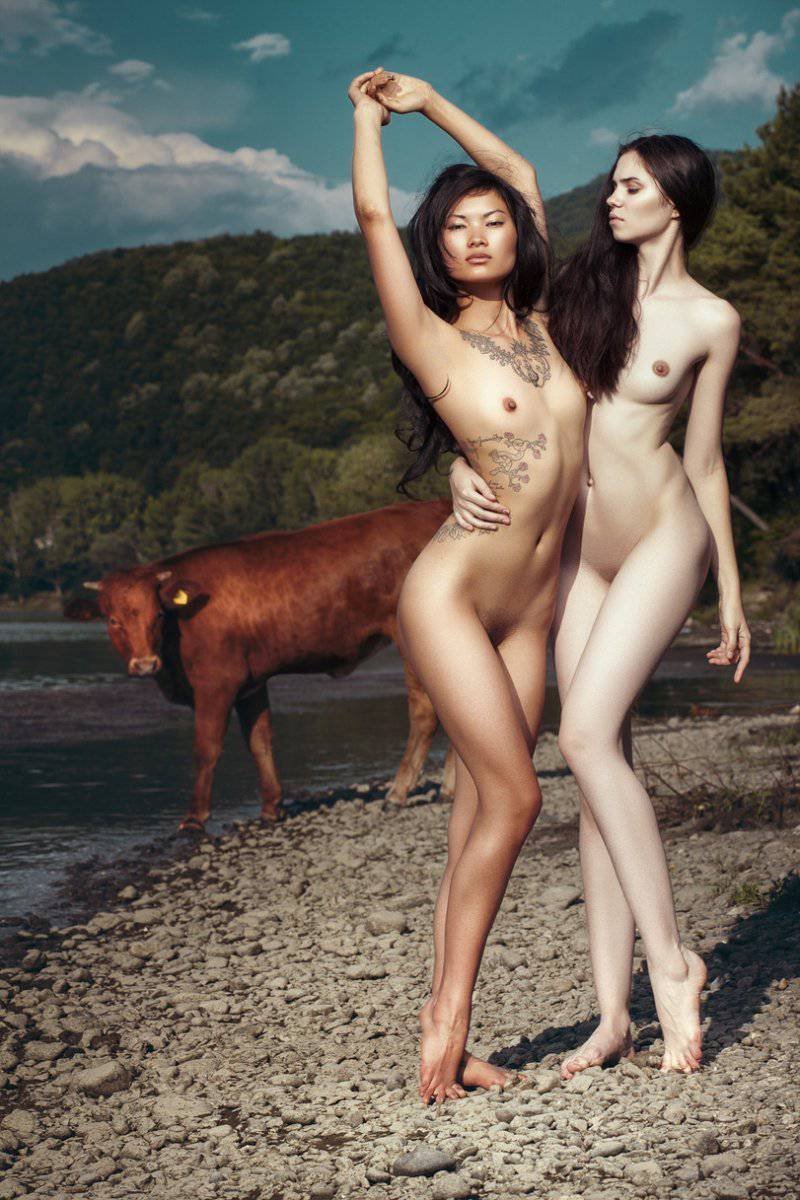 Naked Mongolian women