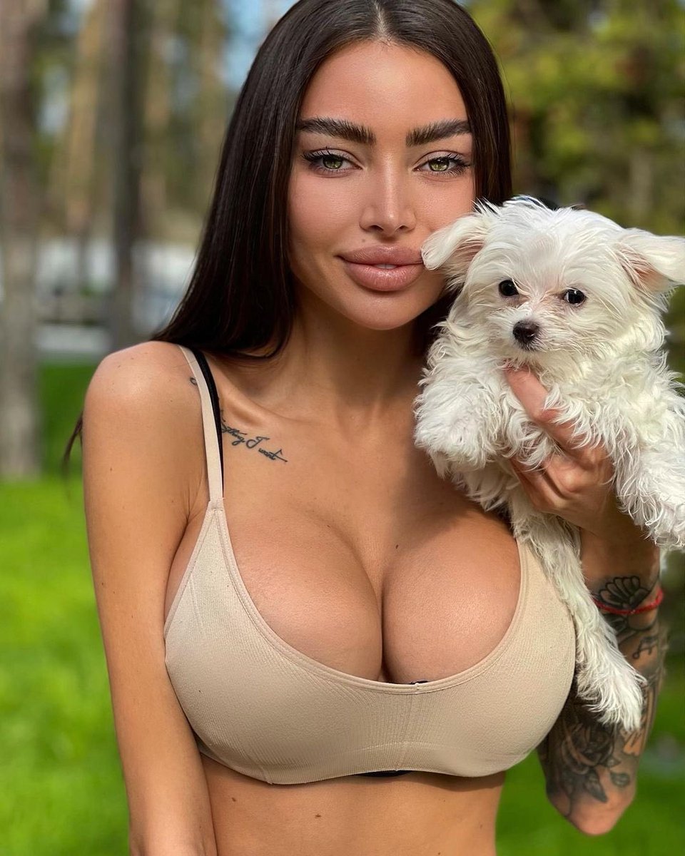 Alena Omovich 2019