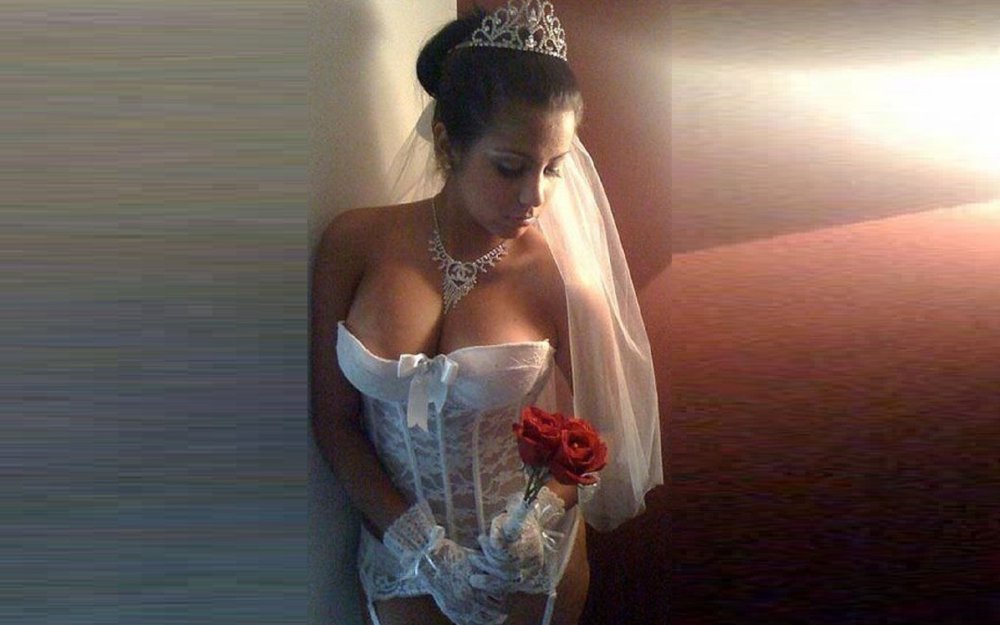 Brides with a large neckline
