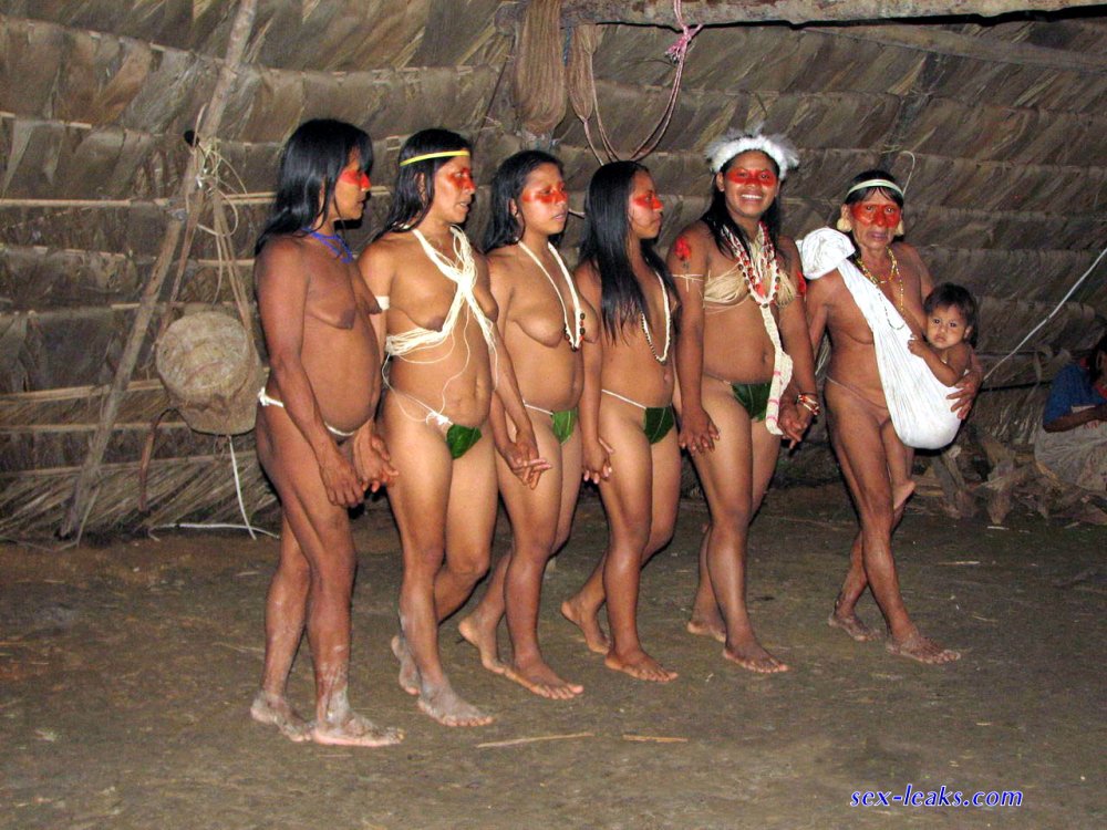 Naked women of the Xingu tribe