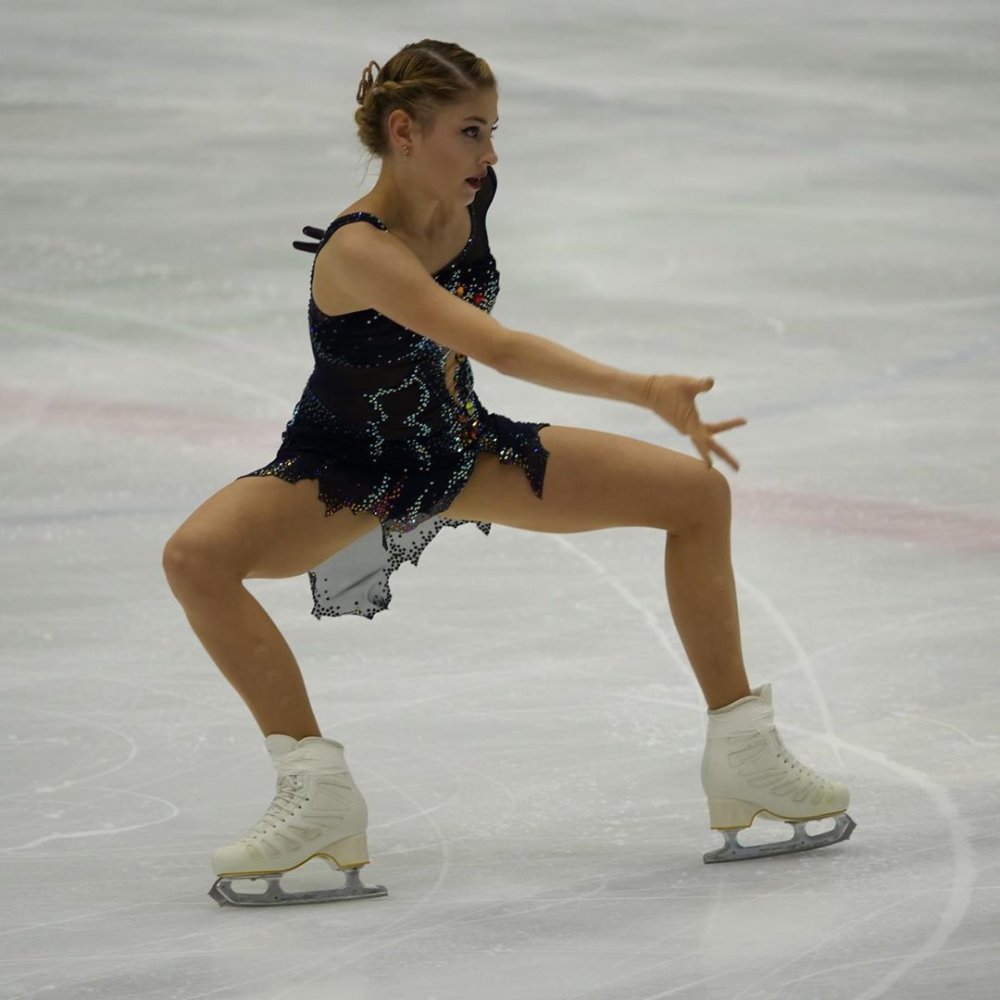 Alena Bone Skater Hot