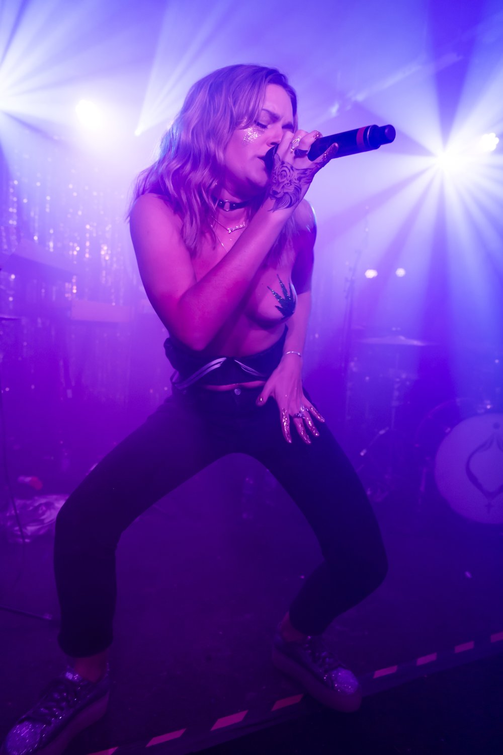 TOVE LO TOPLESS