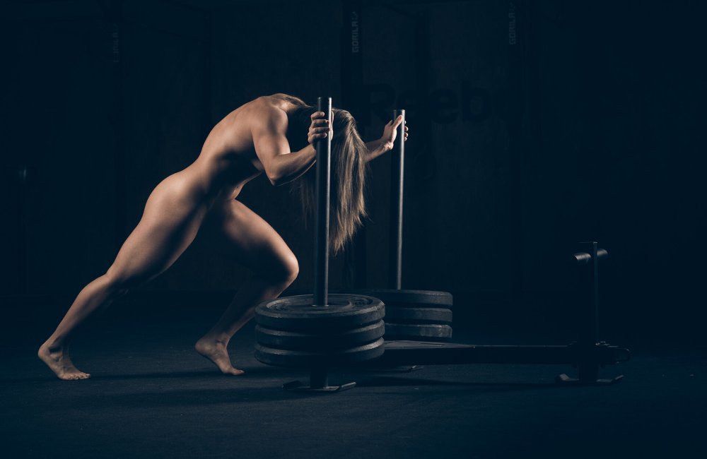 Bodybuilder Lindsay mulinazi nude