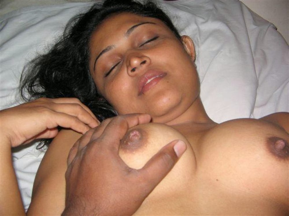 Naked boobs with Sri Lanka