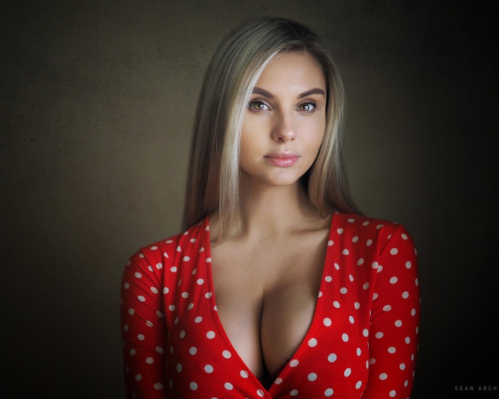 Anastasia Gorbunova model bust