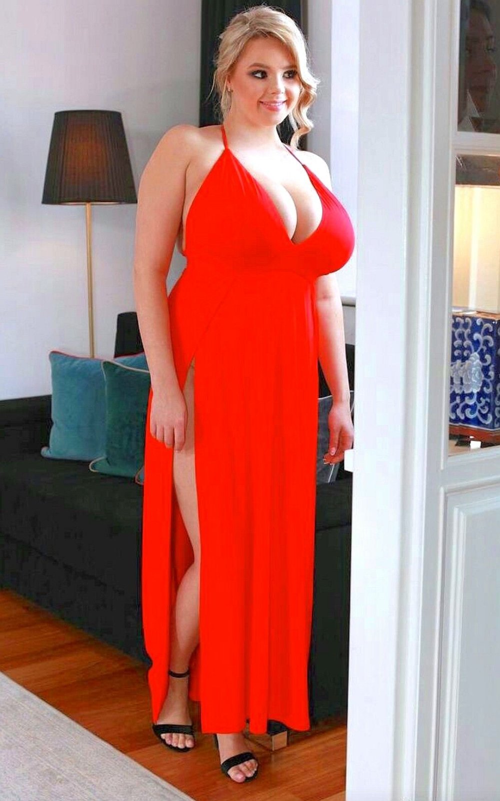 Denise Milani Titts