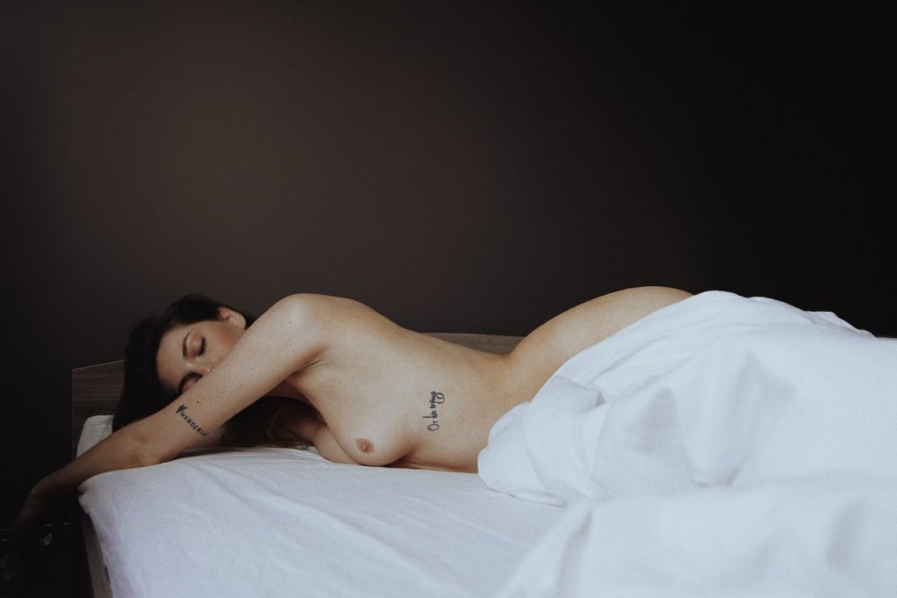 Erotic photos of Elizabeth