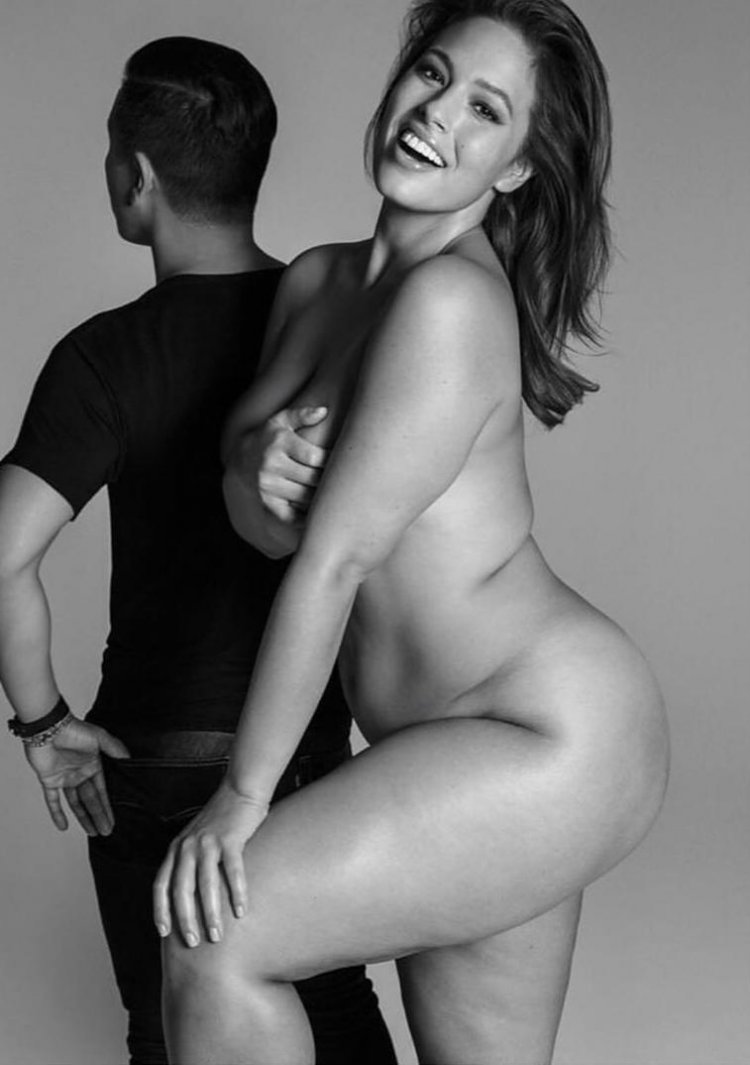 Plus Size Ashley Graham Nude