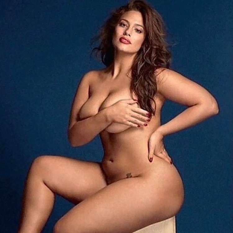 Ashley Graham hot
